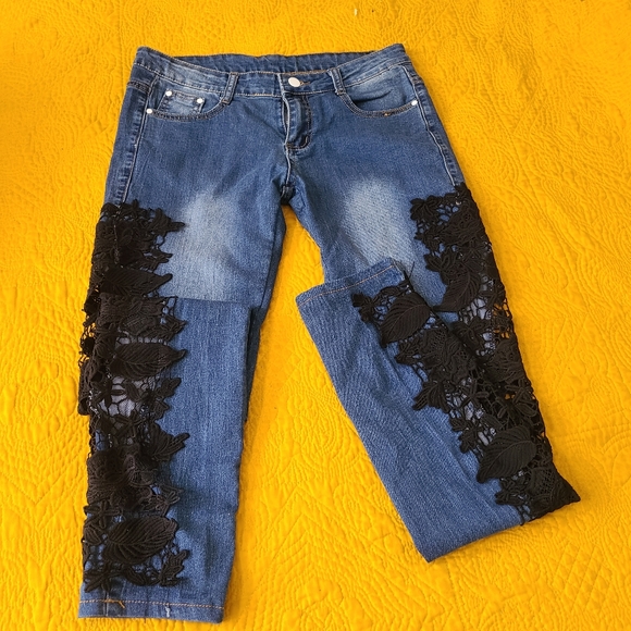 Side Laced stretchy jean - Picture 1 of 4
